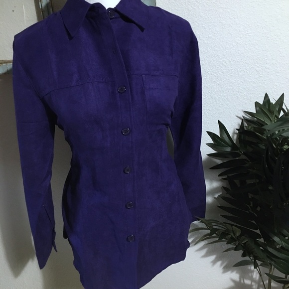 🦋NWT velvet Button down shirt - Picture 2 of 6